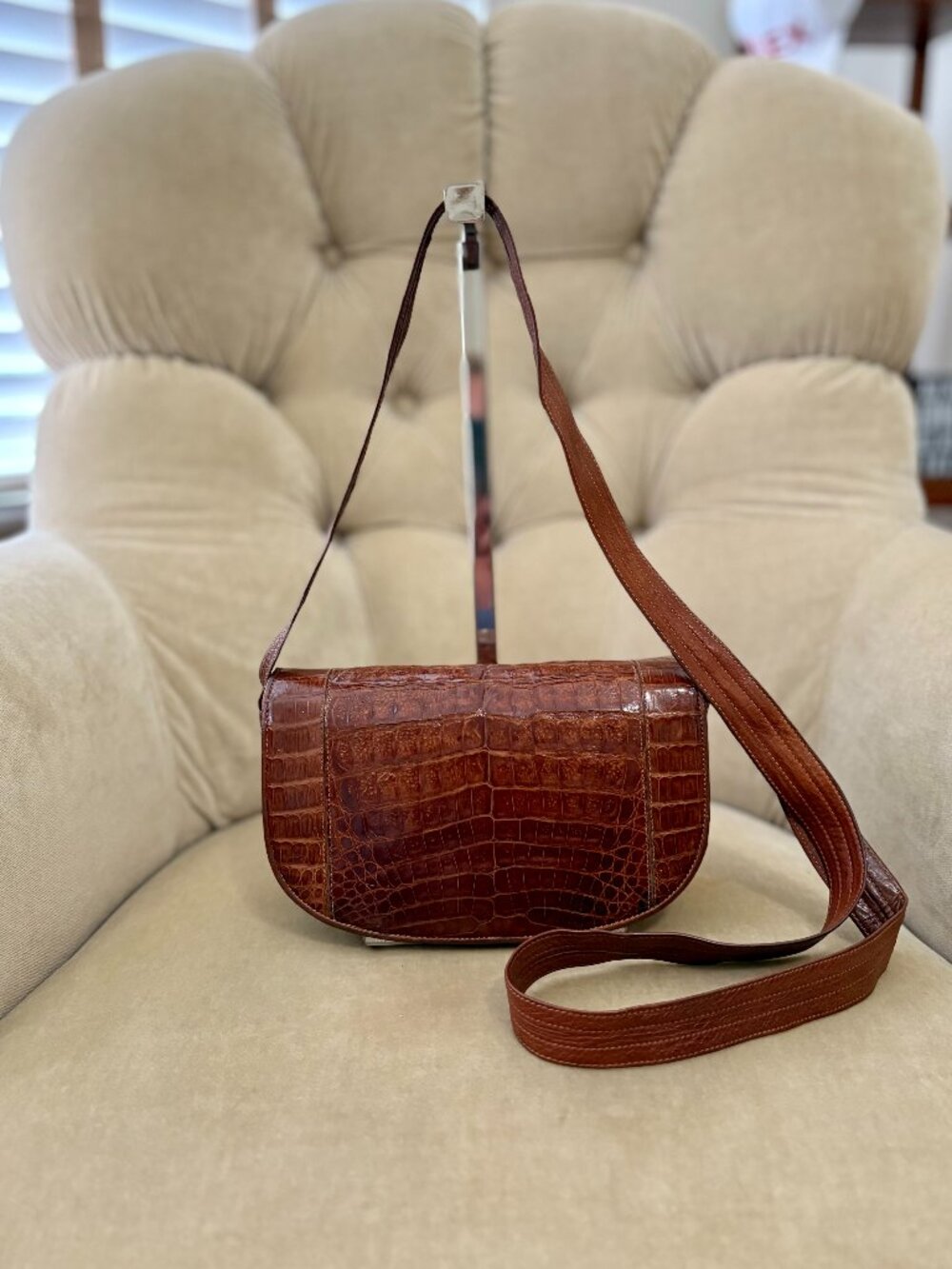 VTG Auth. MAXIMA Italy Genuine Alligator Saddle Crossbody Bag...GORGEOUS!